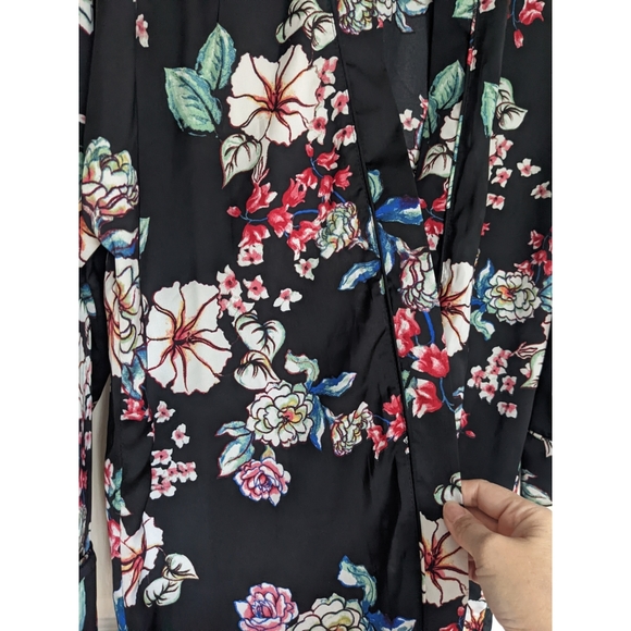 Revamped Black Floral Long Sleeves Cover Up Size S/M - Picture 8 of 9